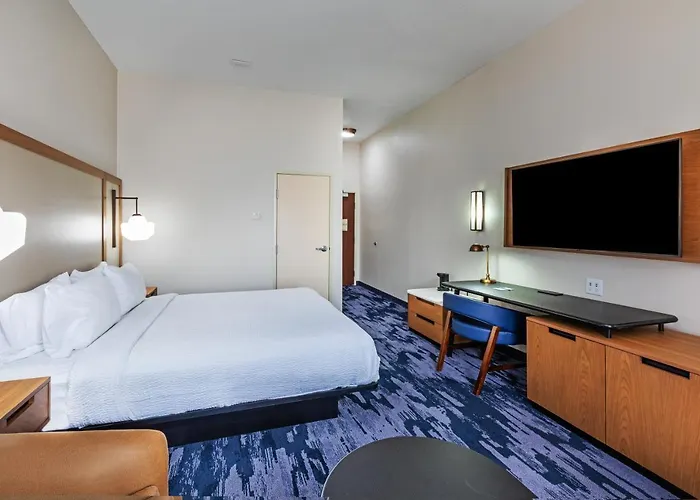 Fairfield & Downtown Arts District Hotel
