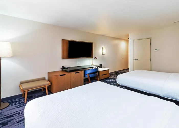 Hotel Fairfield & Downtown Arts District
