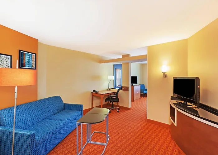 Fairfield & Downtown Arts District Hotel