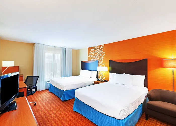 Hotel Fairfield & Downtown Arts District