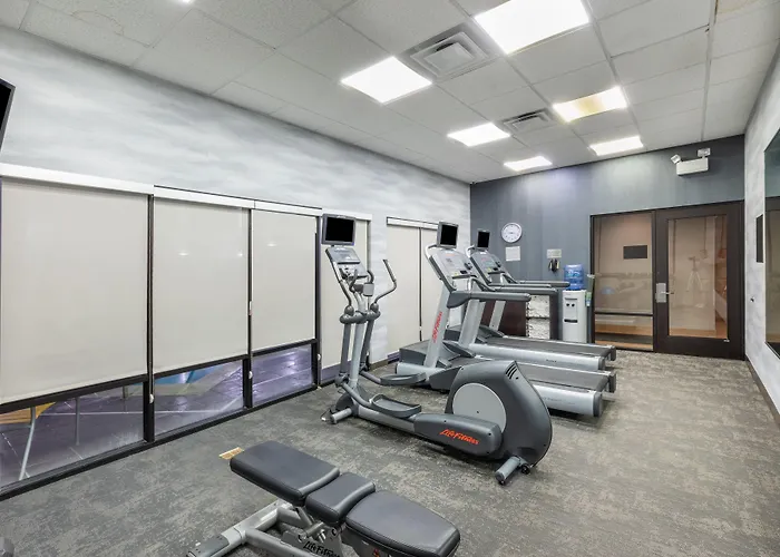 Fairfield & Downtown Arts District Hotel 3*