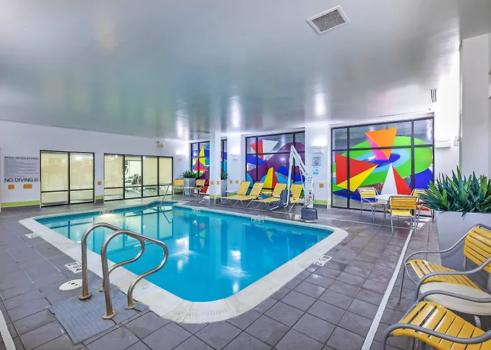 Fairfield & Downtown Arts District Hotel 3*