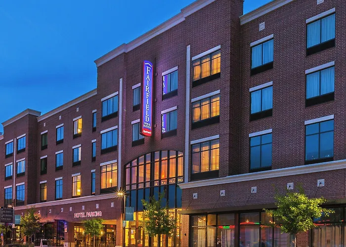 Fairfield & Downtown Arts District Hotel 3*